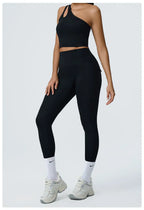 חליפת ספורט דגם - מאי