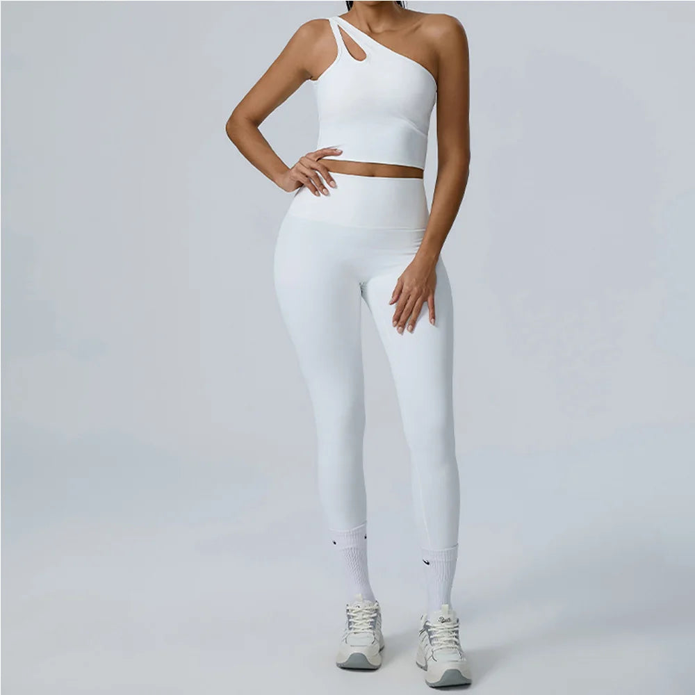 חליפת ספורט דגם - מאי